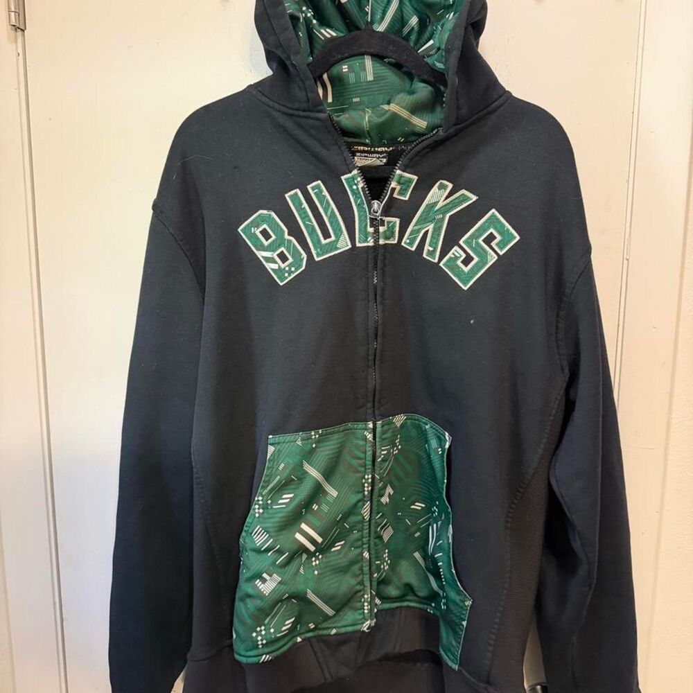 Nba Men's Green and Black Hoodie